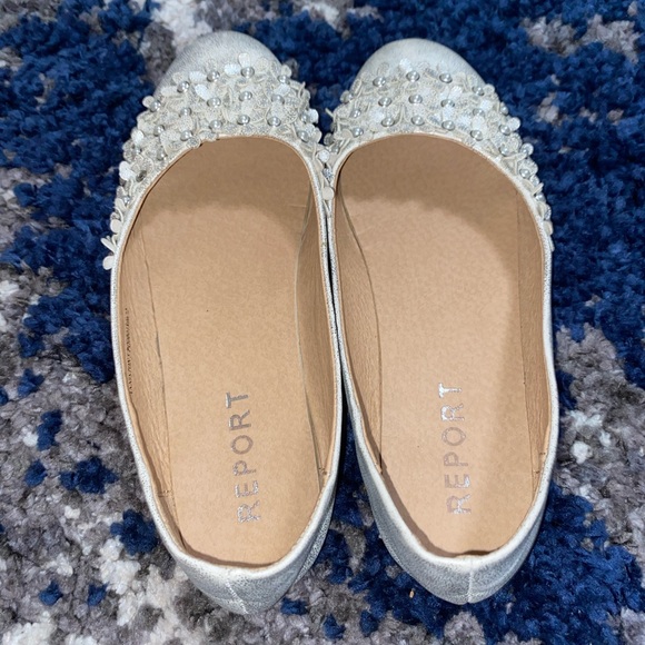 Silver flower pearl flats - Picture 2 of 5